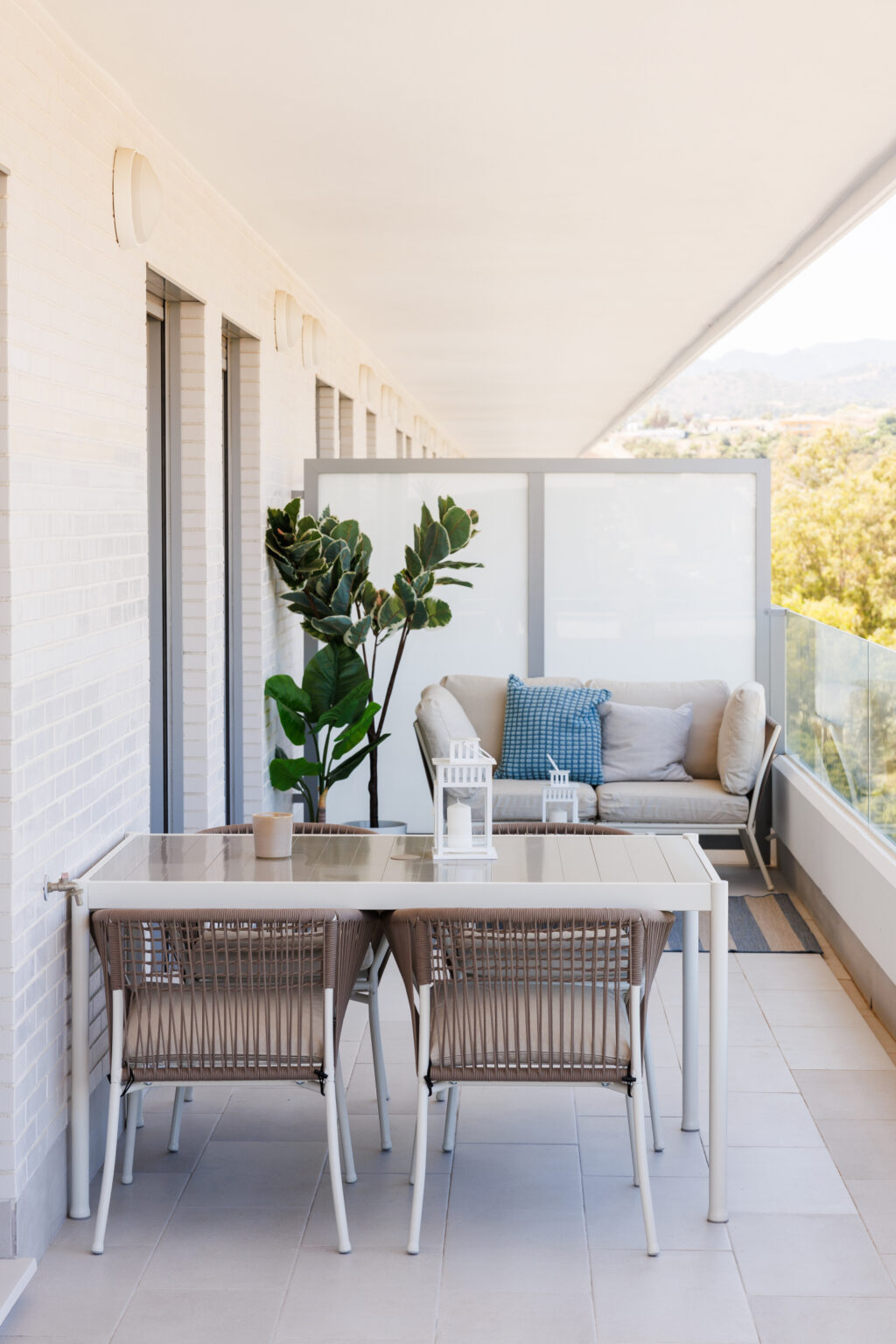 RAN HOME RENTALS: Apartamentos vacacionales con terraza en esquina en Marbella