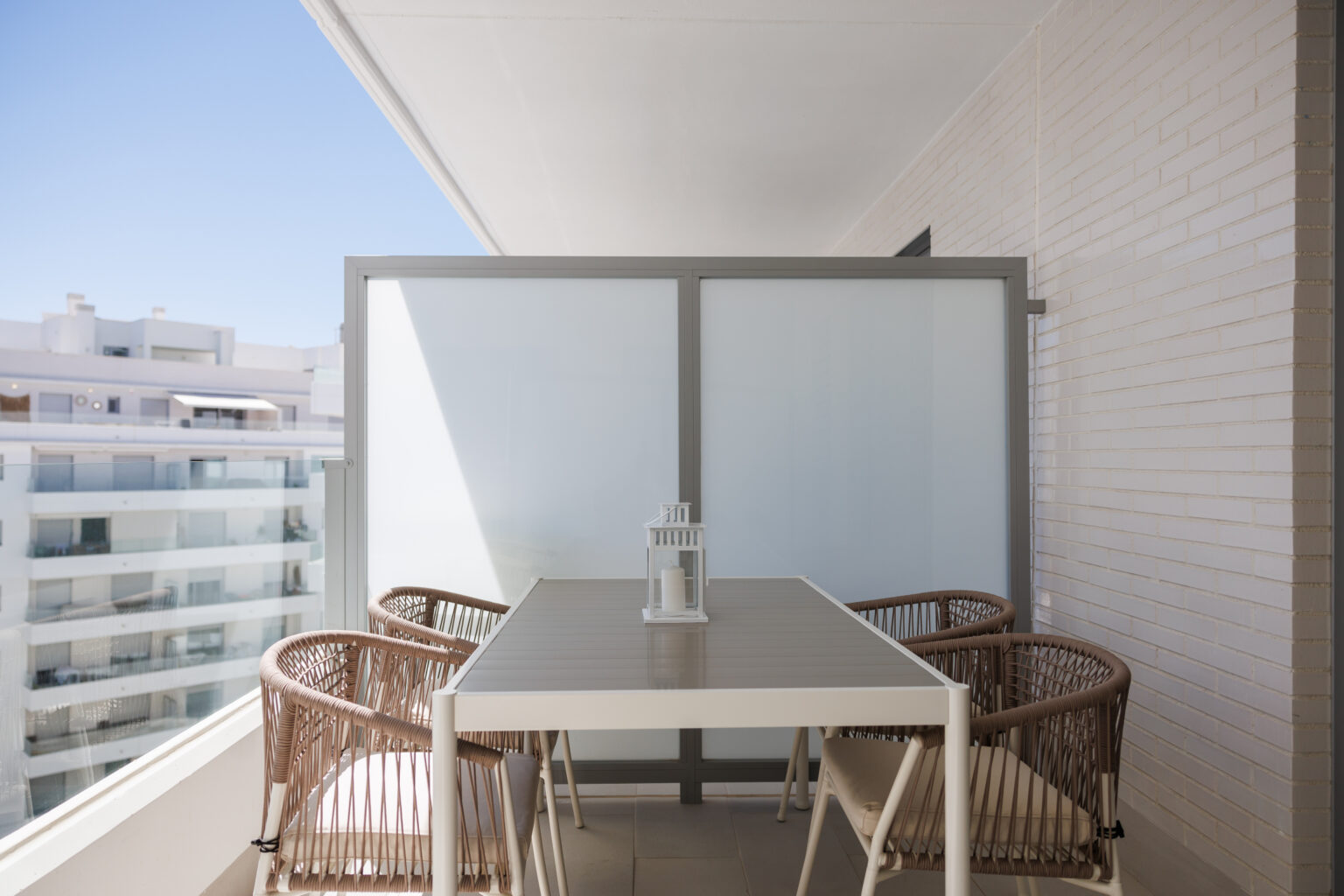 Alquiler vacacional en Marbella con terraza en esquina y vistas